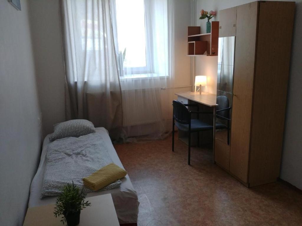 Near Main Railway And Bus Station Apartment Brno Ngoại thất bức ảnh