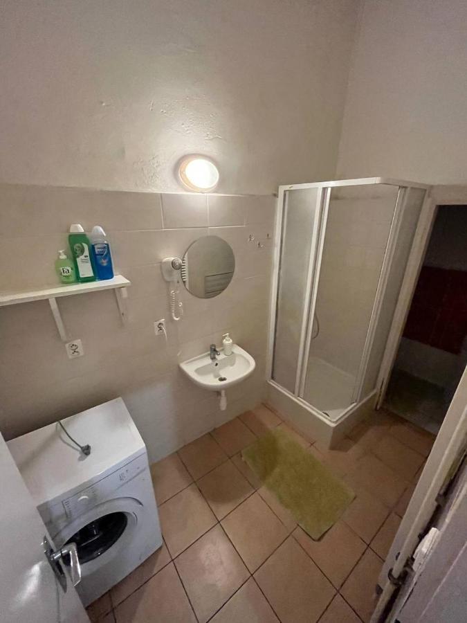 Near Main Railway And Bus Station Apartment Brno Ngoại thất bức ảnh