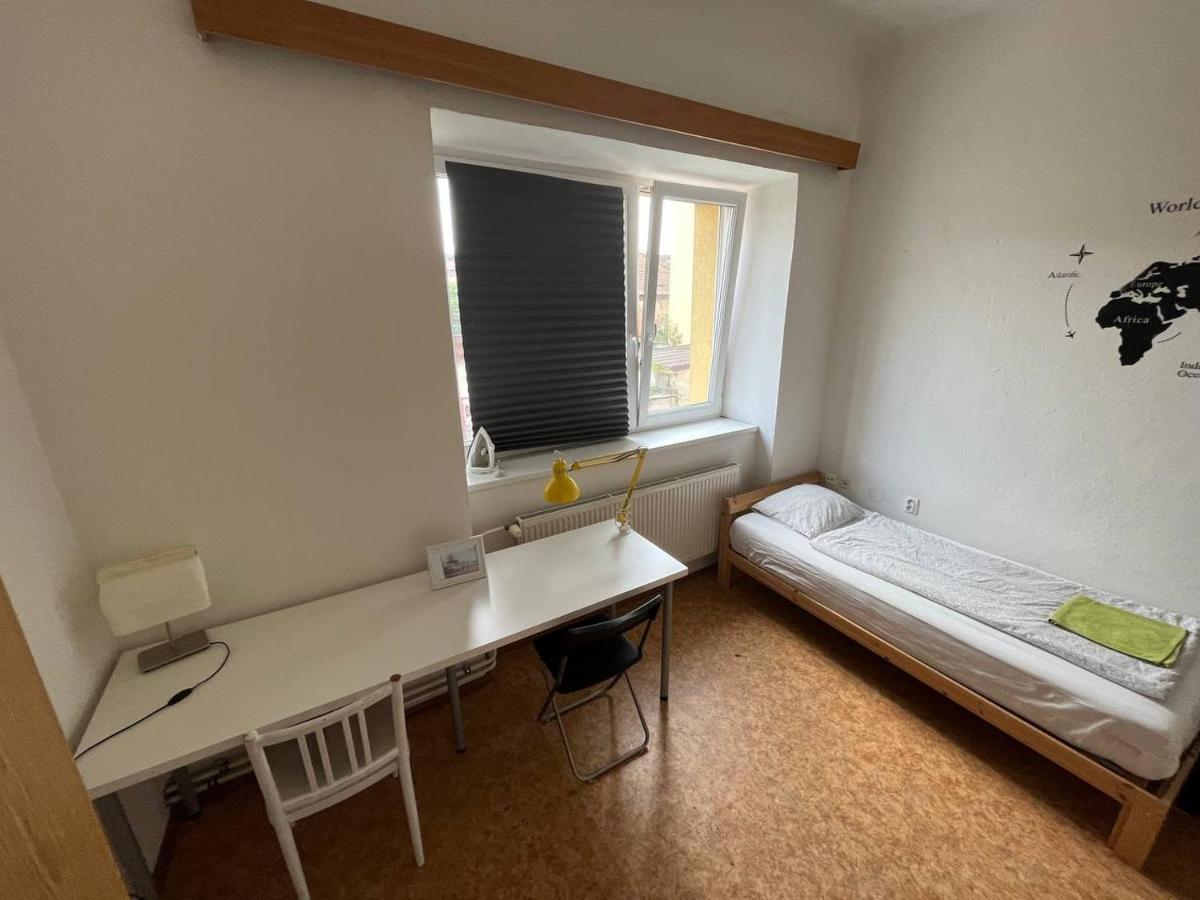 Near Main Railway And Bus Station Apartment Brno Ngoại thất bức ảnh