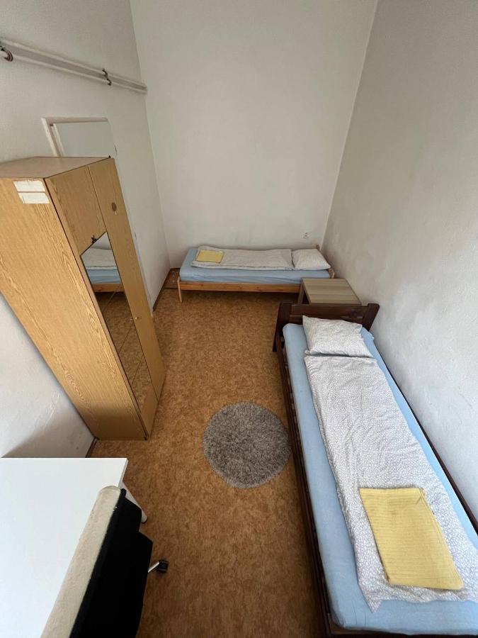 Near Main Railway And Bus Station Apartment Brno Ngoại thất bức ảnh