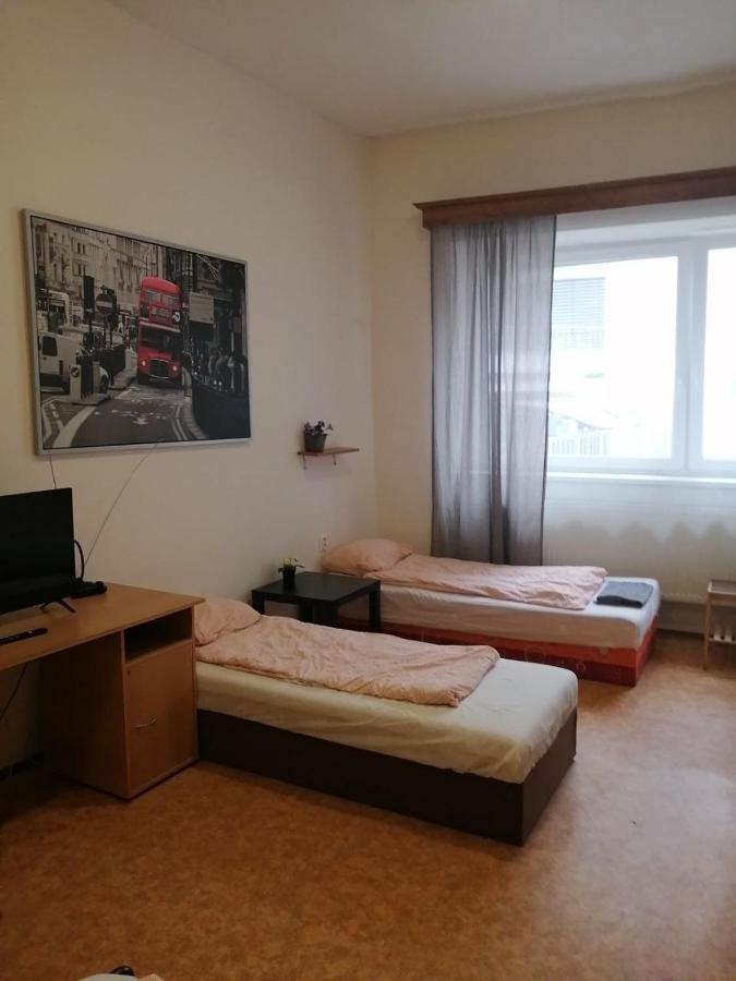 Near Main Railway And Bus Station Apartment Brno Ngoại thất bức ảnh
