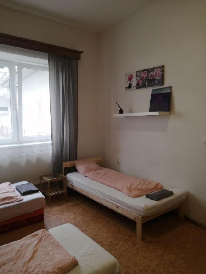 Near Main Railway And Bus Station Apartment Brno Ngoại thất bức ảnh